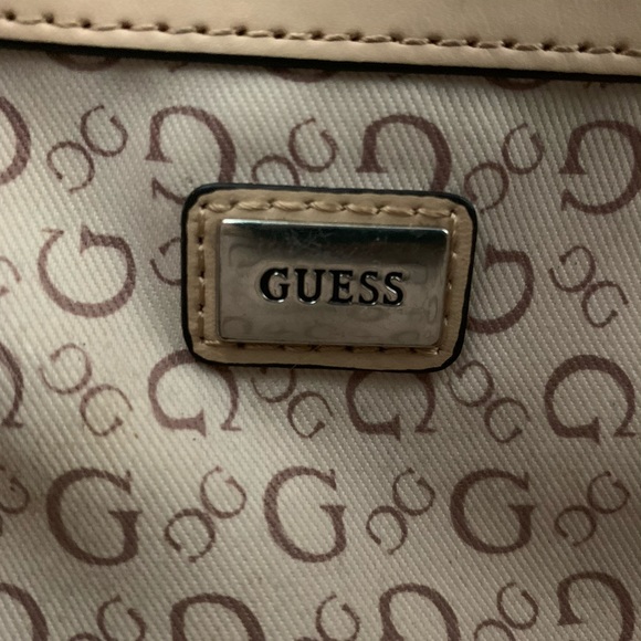 Classic GUESS little everyday crossbody bag - Picture 5 of 7